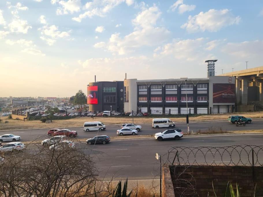 Albatrossways Lodge Sandton Exterior photo